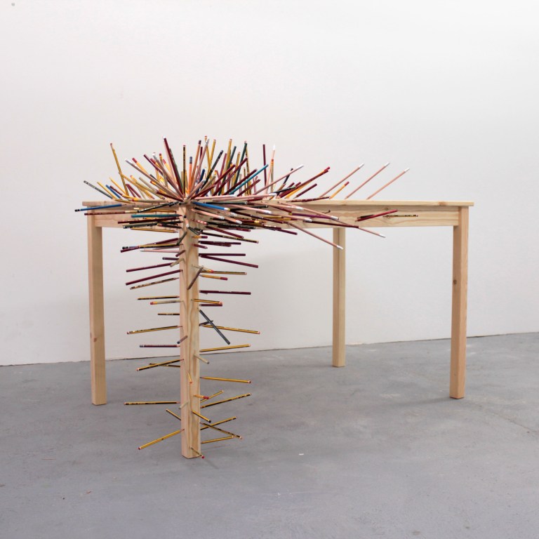 Escribir es tratar de saber lo que escribiríamos si escribiéramos.Clara Sánchez Sala