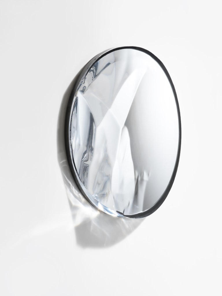 6.- Metamorphosis mirror - cortesía Machado-Muñoz